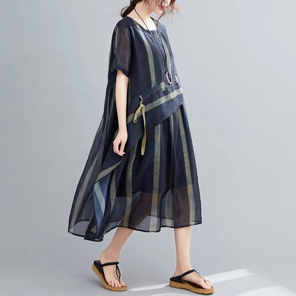 NWT* Unique Dress - Picture 4 of 7